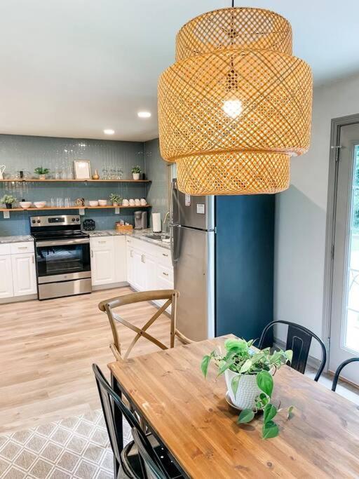 Blue Bungalow W/ Free Golf Cart 1/2 Mi From Square コビントン エクステリア 写真