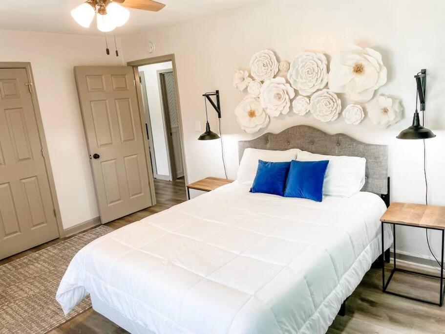 Blue Bungalow W/ Free Golf Cart 1/2 Mi From Square コビントン エクステリア 写真