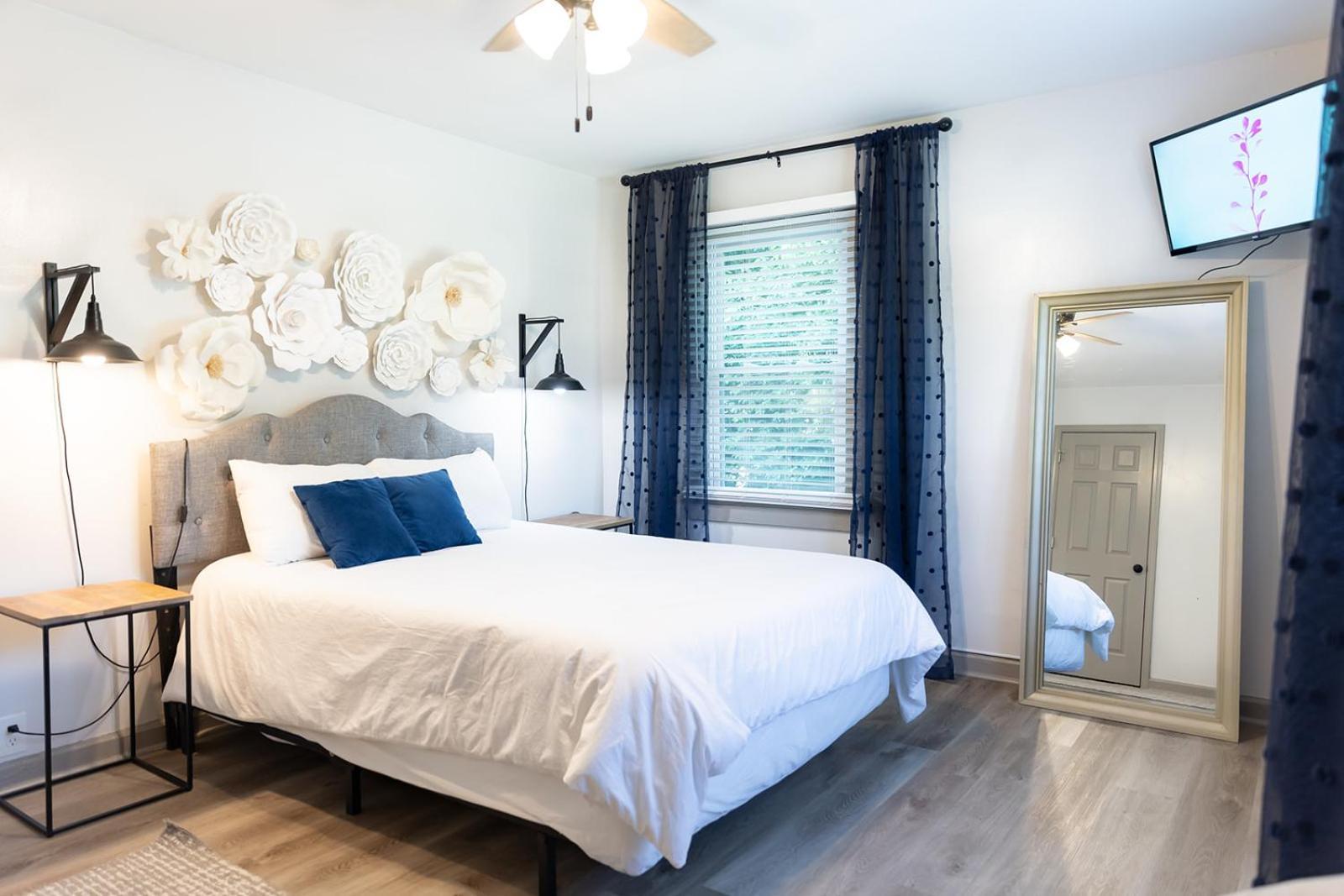 Blue Bungalow W/ Free Golf Cart 1/2 Mi From Square コビントン エクステリア 写真